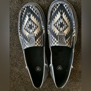 Women’s Ariat slip ons size 10